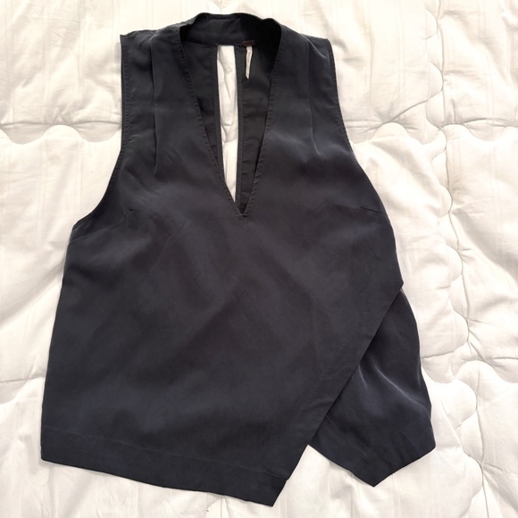 ✨ Free People Black Faux Wrap Shell – XS (Fits XS/S) ✨ - Picture 1 of 6